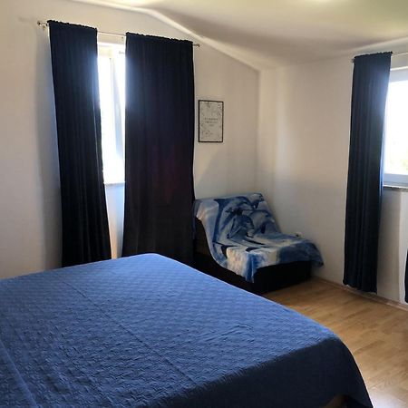 Apartman Sara 로비니 외부 사진