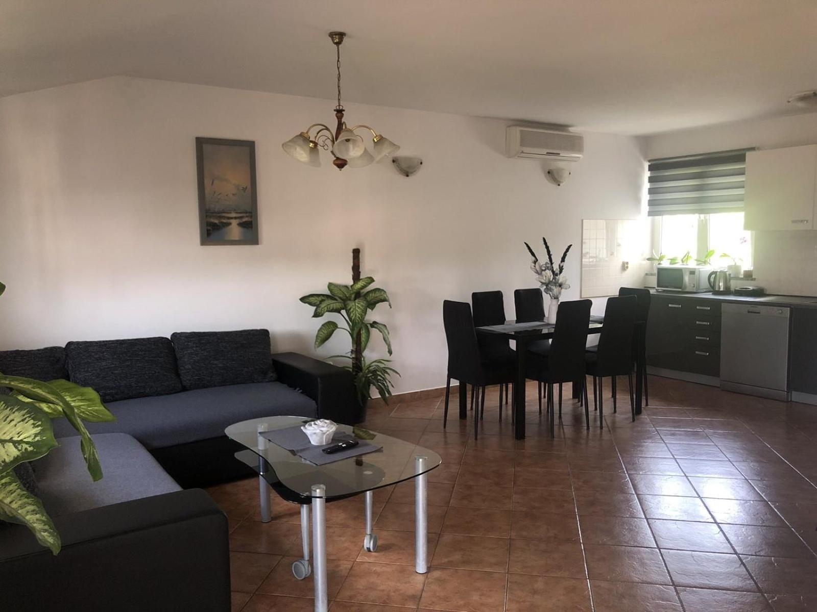Apartman Sara 로비니 외부 사진