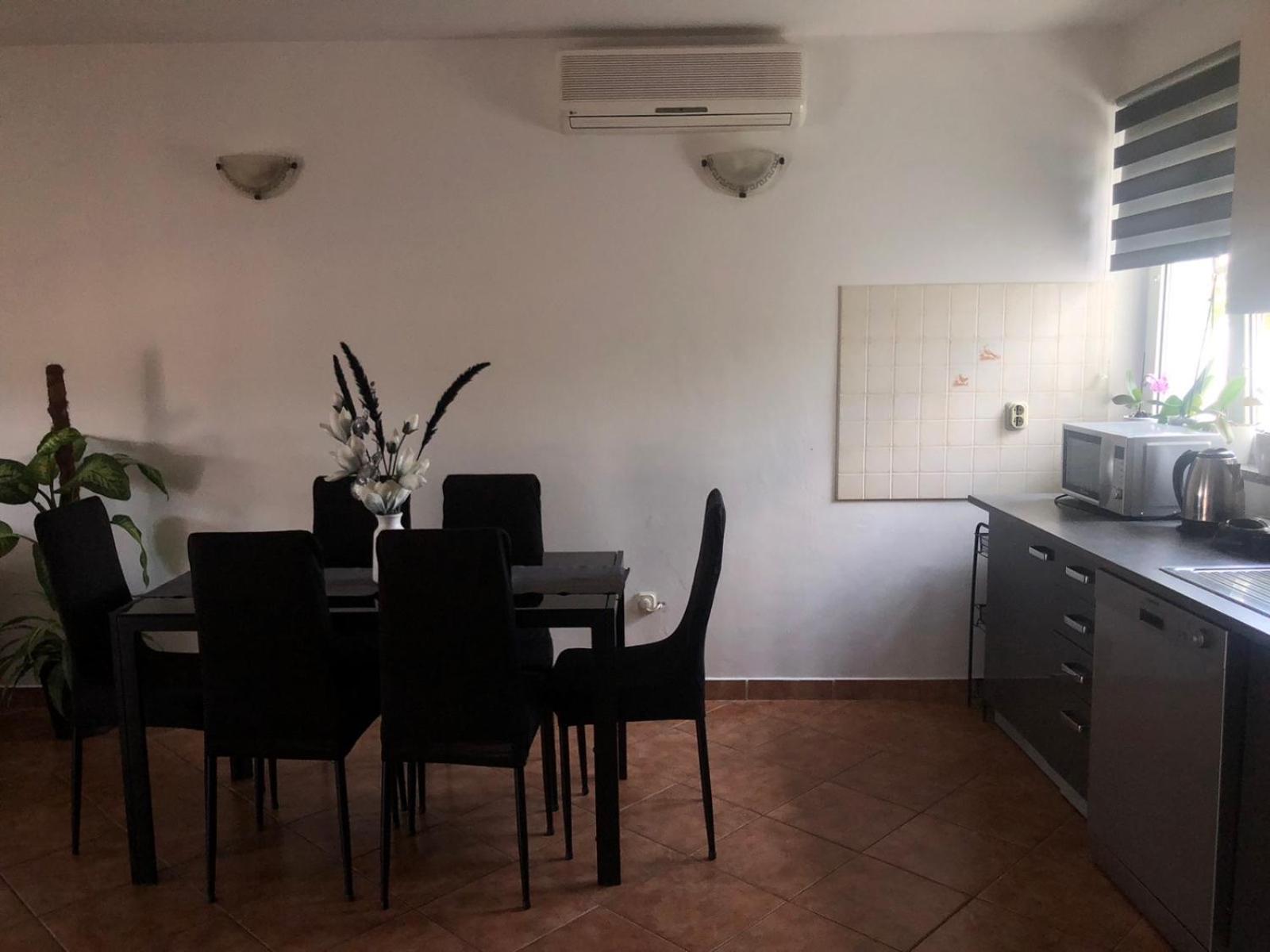 Apartman Sara 로비니 외부 사진