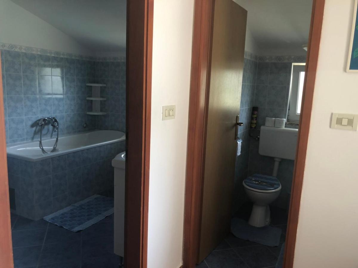 Apartman Sara 로비니 외부 사진